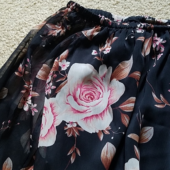 American Eagle Floral Shirt - Picture 2 of 3